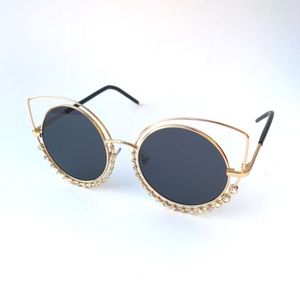 ❕SOLD❕Rhinestone Rimmed Sunglasses